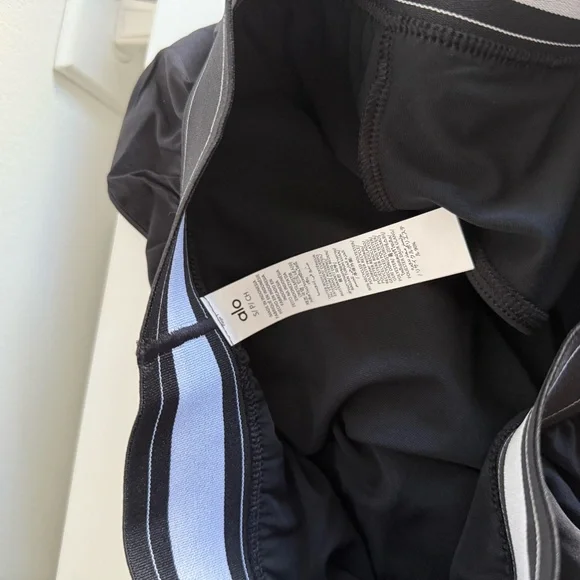 ALO Yoga Black Match Point Short with Branded Tag - Picture 5 of 6